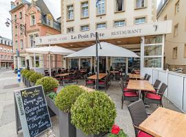 Hôtel Le Petit Poète，位于埃希特纳赫的宠物友好酒店