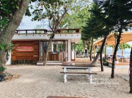 Issara Beach Resort Beachfront, hotell i Sichon