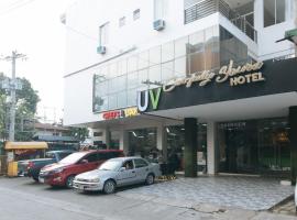 UrbanView at Lacson Street Bacolod City by RedDoorz, hotel near New Bacolod-Silay Airport - BCD, Bacolod