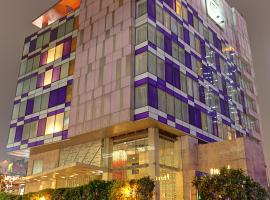 Mosaic Hotel, Noida: Noida, Worlds of Wonder yakınında bir otel