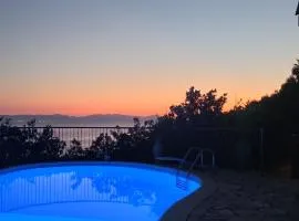 Villa panoramica tra suggestive notti stellate.