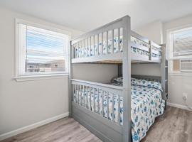 Beach Getaway Parking 2 blocks to Beach, hotel di Brigantine