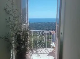 Chambres d'hôte A Caserella, Maison de village rénovée avec vue sur mer