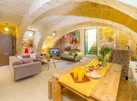 The Valley Holiday Home, hotel in Kerċem