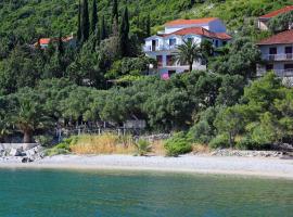 Apartments and rooms by the sea Trpanj, Peljesac - 258, hotel v destinaci Trpanj