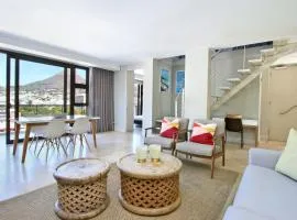 Family Condo in Cape Town with Table Mountain view