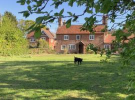 Two Sides Cottage, rumah liburan di Lymington