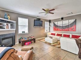Hampton Home with Fireplace and Close to Beaches!, Hotel in Hampton