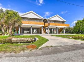Family-Friendly Tampa Home Less Than 3 Mi to Ocean!, hotell i Tampa