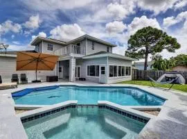 5 BR Mansion with Pool and non-heated Jacuzzi Games in Boynton Beach