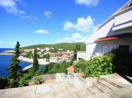 Apartments with parking space Zavalatica, Korcula - 545, hotel in Zavalatica