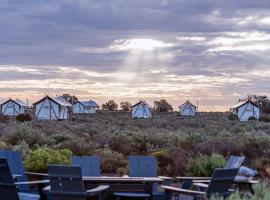 Under Canvas Grand Canyon, hotel s parkov&aacute;n&iacute;m v destinaci Valle