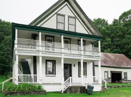 The General, hotel near Craftsbury's Outdoor Center, Lowell