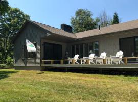 Casco Breeze, hotel with parking in North Harpswell