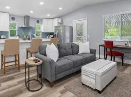 Sea Glass Cottage - minutes to Downtown St Pete and the beaches