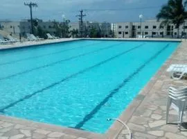 Lindo apartamento em condomínio com clube