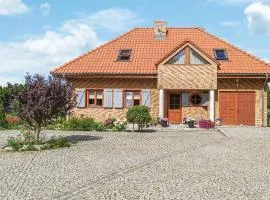 Beautiful Home In Gardna Wielka With Kitchen