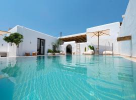 CasaCarma II, private pool, boho design, tradition, hotel with parking in Lachania
