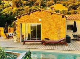 VILLA PERLA SAINT-TROPEZ CAVALAIRE sur MER, 3-5 chambres, vue mer, piscine chauffée avril à octobre