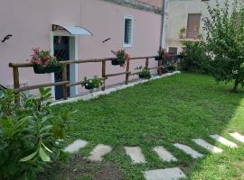 L' antico nespolo, hotel com estacionamento em Nemoli