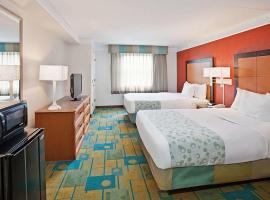 Norwood Inn & Suites Merrillville، فندق في ميريلفيل