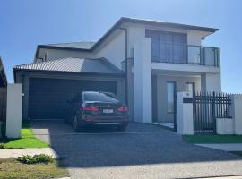 Waterside Holiday Home, holiday home in Redcliffe