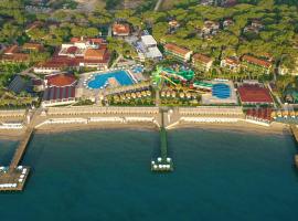 Crystal Flora Beach Resort - Ultimate All Inclusive, hotelli kohteessa Beldibi