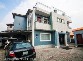 Platinum Inn Gee Hotel, hotel em Suru Lere