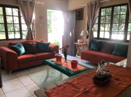 Villa Jullienne - A Home Away From Home - Unit 3, appartamento a Nelspruit