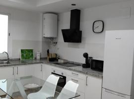 APARTAMENTO EL LLANO, hotel in Lucena