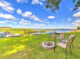 East Tawas Lakefront Getaway with Kayaks and Deck, vacation home in East Tawas