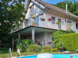 68m2 Ferienwohnung mit Pool und Garten, hotel com estacionamento 