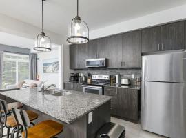 Exceptional 3 BDRM Townhome - 4 Seasons Rental, hótel í Collingwood