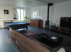 DS Harmothe、シャムイユのホテル