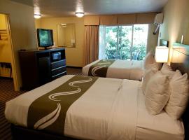 Quality Inn & Suites Vancouver, hotel en Vancouver