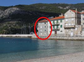 Apartments and rooms by the sea Komiza, Vis - 2431, hotel a Komiža