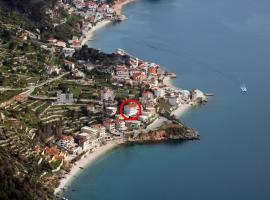 Apartments by the sea Drasnice, Makarska - 2581, 3-звездочный отель в Драшнице