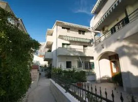 Apartments by the sea Promajna, Makarska - 2605