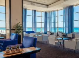 Almog Beach International, hotel em Haifa