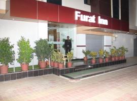 Hotel The Furat Inn, hotel em Vapi