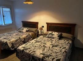 Grande y precioso Ático acogedor, hotel barato en Montejo