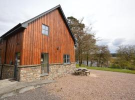 Tall Pines Apartment, loma-asunto kohteessa Spean Bridge