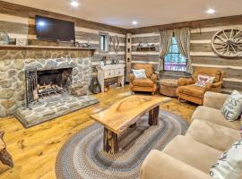 Cozy Creekside Mountain Escape with Yard and Deck, Ferienhaus in Sautee Nacoochee