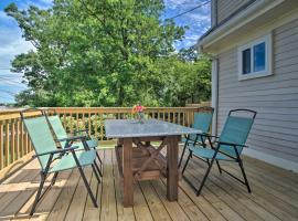 Cozy Plymouth Home - Walk to Bartlett Pond!, holiday home in Plymouth