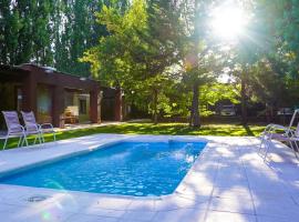 Cabañas Parque Vistalba, lodge in Ciudad Lujan de Cuyo