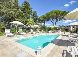 Beautiful Home In Chiaramonte Gulfi With Private Swimming Pool, Can Be Inside Or Outside