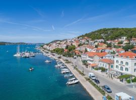 Rooms with a swimming pool Tisno, Murter - 3219, hotel in Tisno