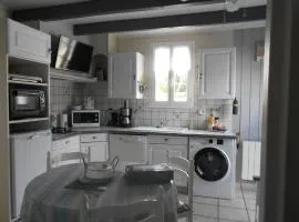 ILE DE RE, LA DANAE, VELOS, WIFI, POSSIBILITE CUISINE, LINGE, PARKING gratuit