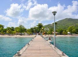 Maison du bonheur - 50 m de la plage Anse à l'Ane, hótel í Les Trois-Îlets