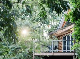 Shambala Eco Retreat, cabin in Tamborine Mountain
